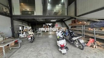 kho mặt tiền đường 29/3 , có sẳn văn phòng.