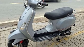 Piaggio Vespa LX 125 Xám xi măng