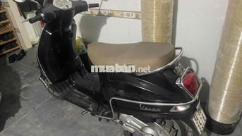 Piaggio Vespa màu Đen 2010 zin chuẩn