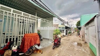 Nhà cấp 4 mới tặng full nội thất