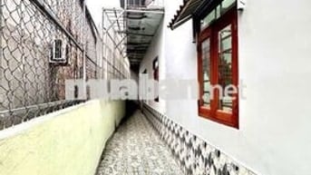 🔥 Nhà 3 Tầng – 4 Phòng Ngủ – Hẻm Xe Hơi, Giá Tốt Đón Khách! 🔥