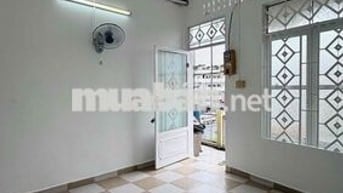 Cho thuê căn hộ chung cư Lê quang định 75m2, lầu 2, 3 phòng ngủ