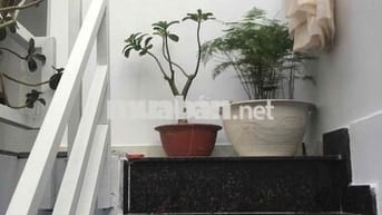 nhà nguyên căn mới đẹp đường Đất Thánh