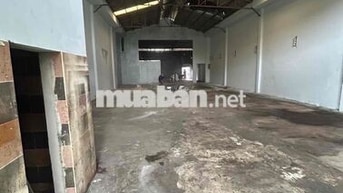 Cho thue kho 300m2 Trần cao trống suốt- Có văn phòng-Đường xe Cont