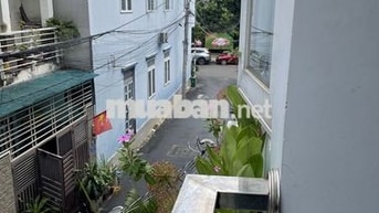 Cho nữ thuê phòng trong nhà nguyên căn