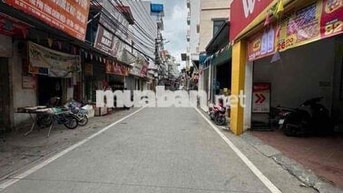Nhỉnh 9 tỷ có nhà 6 tầng ở ngay tại Lai Xá Hoài Đức thang máy oto