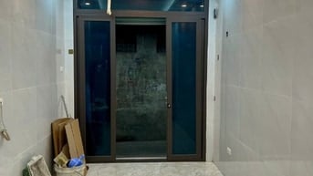 Gia đình mình cần bán căn nhà tại 110 Minh Khai, diện tích 18m², giá 3