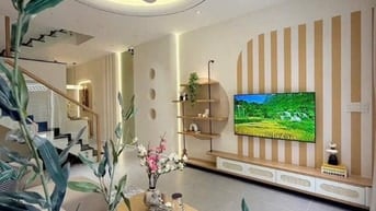 Bán nhà tặng nội thất đường Hoàng Hoa Thám, Bình Thạnh. Gần chợ