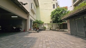 Phố Nguyễn Văn Cừ - Ô Tô Tránh – 291 M2 3 T – MT 9.5 M – Giá 72.8 T