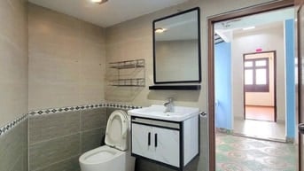 7.x T.Ỷ - 1 CĂN RA MT DƯƠNG QUẢNG HÀM - NGANG 4,6M × 13M - 4 TẦNG 4PN