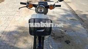 Honda Super Cub 50 Trắng đen