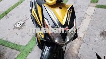 Yamaha Luvias 2012 Vàng đen