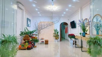 Gia đình cần bán nhà mặt phố 40 Lê lai
