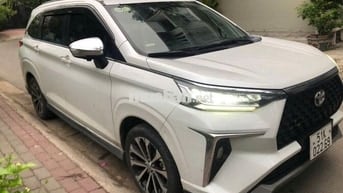 Toyota Veloz Cross Trắng 7 chỗ
