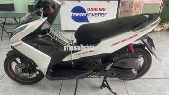 Honda Air Blade Trắng đen