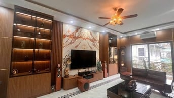 Bán nhà Lạc Long Quân, Cầu Giấy - Ô tô đỗ cửa, cách phố 10m, kinh doan