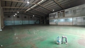 CHO THUÊ 2700m2 NHÀ XƯỞNG GIÁ 39tr/ tháng . 