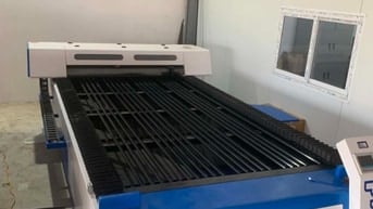 máy Laser 1325 công suất từ 150W – 500W mới 100%