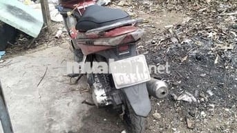 Honda Xe máy màu Đỏ Xe nát
