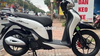 Honda SH Mode Trắng đen xe chính chủ phố