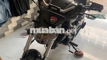 Ducati Thể thao màu Đen