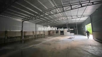 cho thuê kho xưởng khuôn viên 1500m2 giá rẻ 25 tr