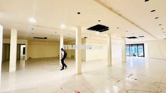 CHO THUÊ MẶT BẰNG GÓC 2 MẶT TIỀN Đ.QUANG TRUNG (TRỆT 3 LẦU 8m X 22m)