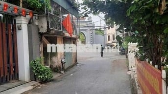 Đất thổ cư vuông đẹp , đã cấp phép đang xây dựng đường oto rộng 5m