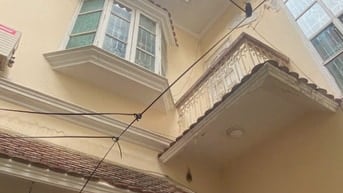 Cho Thuê Nhà Ngõ 173 Hoàng Hoa Thám. DT 80 m2, 3,5 Tầng ,Giá 15 Triệu