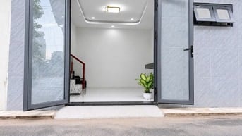 Nhà Tân Thới Hiệp 21, DT: 5.5x 5m, nhà trệt lầu, nhà đẹp vào sẵn ở