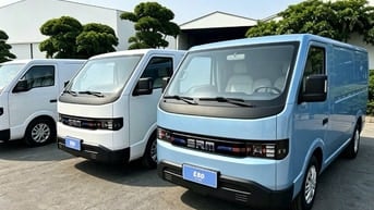 Xe tải điện đi 305km 1 lần sạc