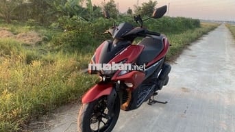 Yamaha NVX 125 màu đỏ đen