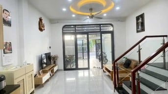 Bán nhà mới 5*20m lầu trệt. Mt nhựa Tân Hiệp. Hocmon