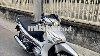 Honda Future 125 bạc trắng