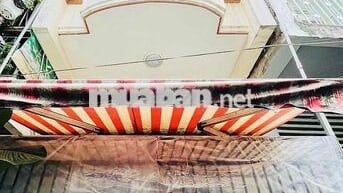 Chính chủ bán nhà 3 tầng Võ Văn Kiệt Q1 hẻm rộng giá chỉ nhỉnh 4 tỷ