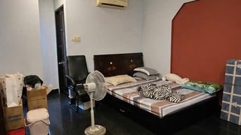 Bán nhà mặt tiền căn góc 5 tầng Nguyễn Trãi P2 Q5 giá chỉ 22,5 tỷ.