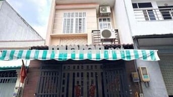 Nhà 3 tầng lầu đúc BTCT đường Đề Thám, Quận 1. Giá 4.86tỷ/49,2m2.