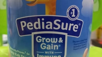 Sữa Pediasure vị dâu 400g hàng xách tay Mỹ + Xà bông tắm nữ và nam