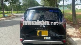 Hyundai Stargazer Đen 7 chỗ