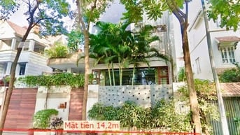 BÁN BIỆT THỰ VIP CẦU GIẤY_3 THOÁNG_GẦN CÔNG VIÊN_220M_MT 13,5M_91 TỶ