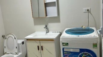 Cho thuê căn hộ khép kín phố Vĩnh Hồ, Đống Đa, đủ đồ, thang máy