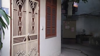 Cho thuê cả nhà số 5, ngách 1002/16 Đường Láng, 4 tầng x 25m2, Hà Nội