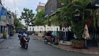 BÁN ĐẤT TẶNG NHÀ - HXH - NGUYỄN ẢNH THỦ Q12 - NGANG 6M - CHỈ 3 TỶ NHỎ