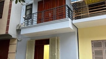 Cho thuê chính chủ nhà làm văn phòng 4 tầng số 42 ngõ 156 phố Hồng Mai