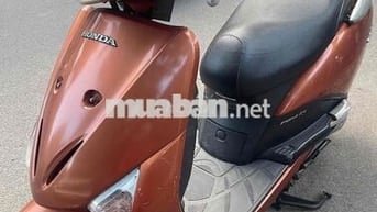 Honda SCR màu Cam