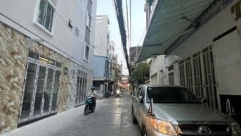 CHÍNH CHỦ BÁN GẤP NHÀ HẺM XE HƠI ĐƯỜNG HUỲNH VĂN BÁNH , PHÚ NHUẬN
