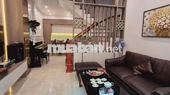 Bán nhà Trần Thái Tông, Cầu Giấy, Nhà dân xây, 50m2, 11,75 tỷ