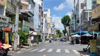 🚘 mặt tiền Huỳnh Văn Bánh nhà 4 lầu 