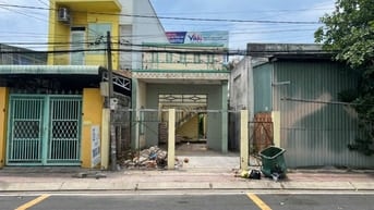 NHÀ NÁT MẶT TIỀN / - VỊ TRÍ VÀNG - CHỈ TÍNH GIÁ ĐẤT