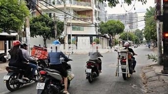 Mặt tiền Trần văn kiểu ,p11 Q6
